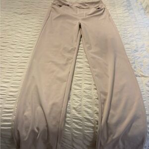 Women's Straight Leg Pants in Khaki